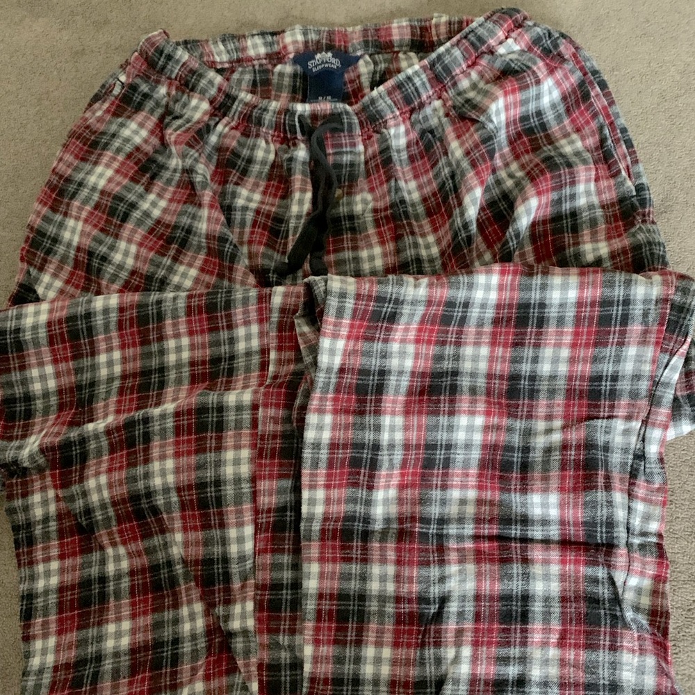 Stafford men’s red, black and white plaid flannel sleep pants size XL